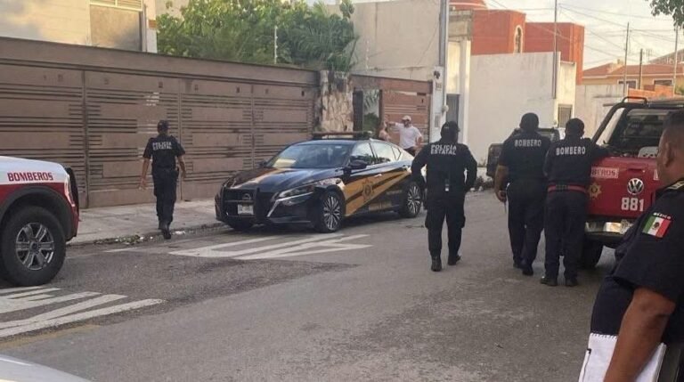 Muro se desploma desde edificio en construcción y provoca daños en vivienda de San Ramón Norte