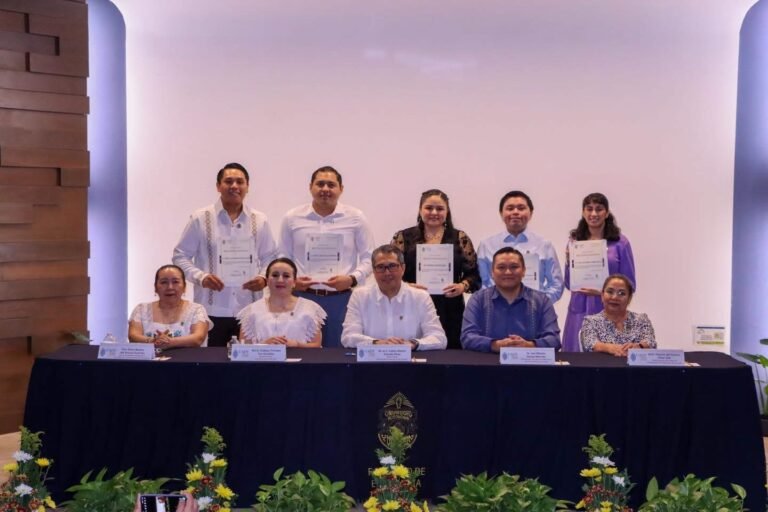 UADY fortalece al sector salud con la graduación de 47 nuevos especialistas en Enfermería y Salud Pública