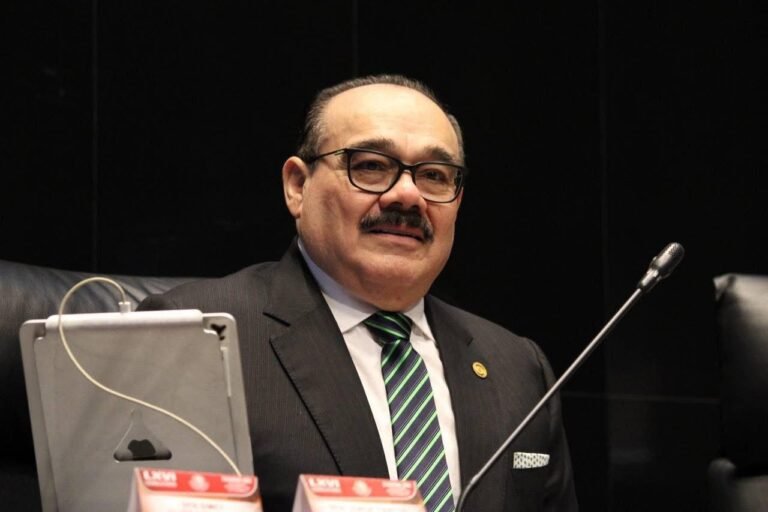 Ramírez Marín destaca los servicios de las Clínicas Marín y el acceso a medicamentos de bajo costo