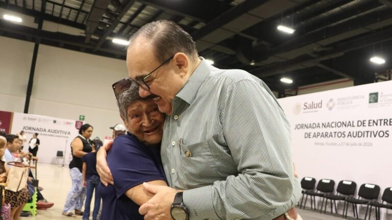 Ramírez Marín destaca entrega de auxiliares auditivos y reconoce esfuerzo del Gobierno de Yucatán